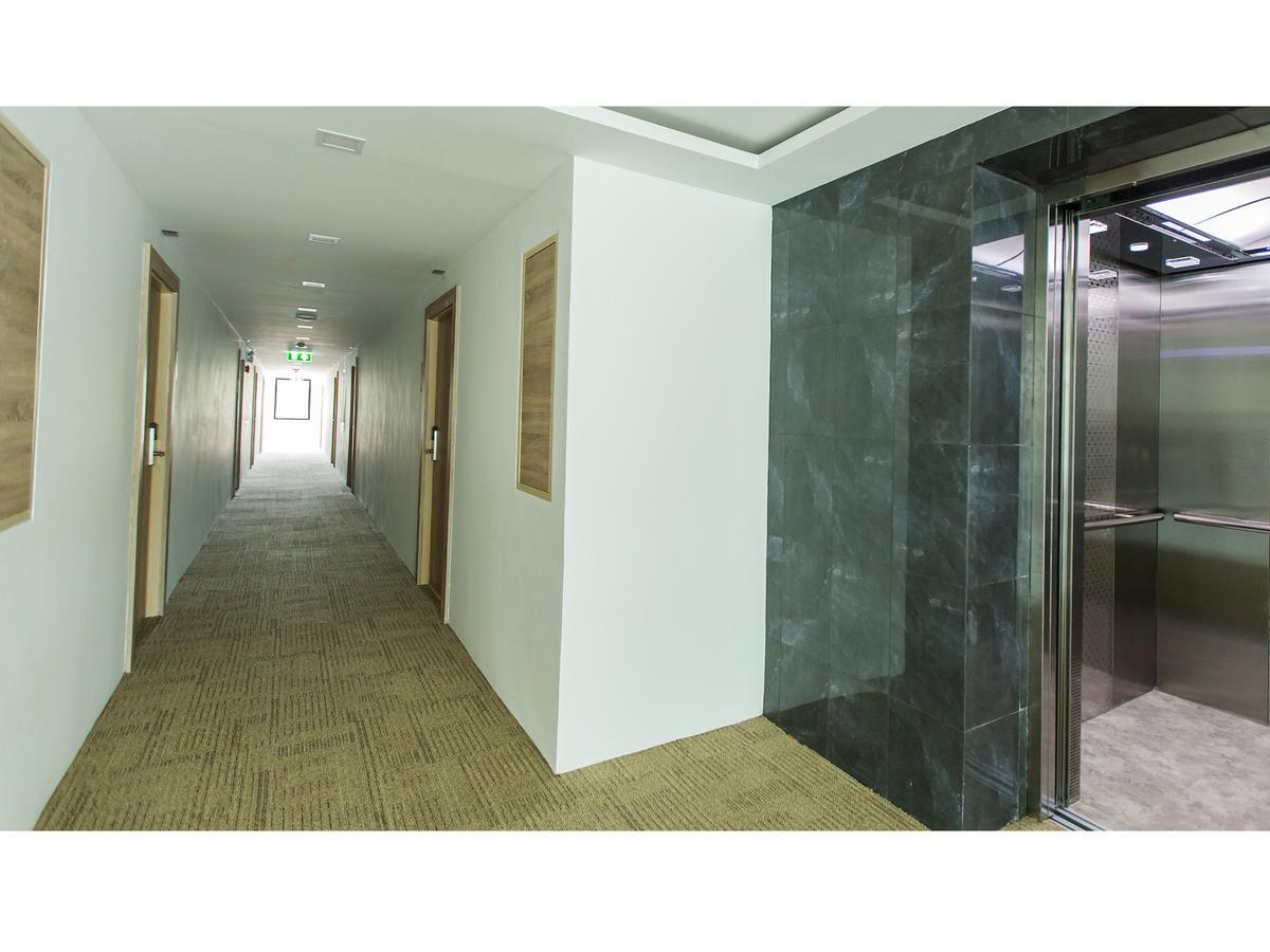 B2 Ubon Premier Hotel Ubonratcsathani Kültér fotó